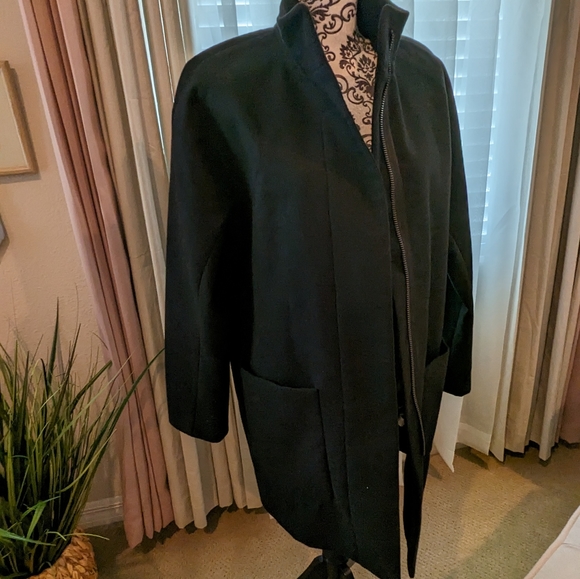 Black high neck winter coat New size M - Picture 9 of 11